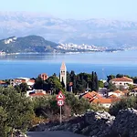 Apartments By The Sea Slatine, Ciovo - 10368 *