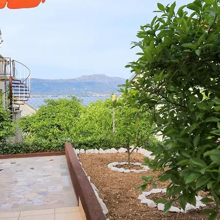 Apartment Apartments By The Sea Slatine, Ciovo - 10368 *