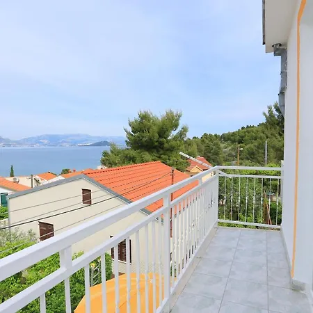 Apartment Apartments By The Sea Slatine, Ciovo - 10368 *